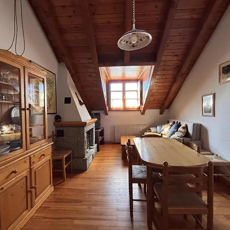 Bpirineos-senarta Apartment *